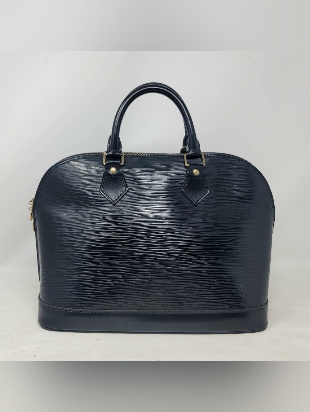 Louis Vuitton Alma PM Black Epi Leather Tote Hand Bag Authentic Vintage MI0976